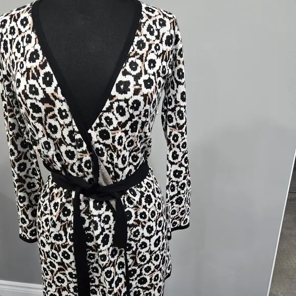 🐢 Diane Von Furstenberg for Target DVF V-Neck Neutral Poppy Wrap Sweater. XXS