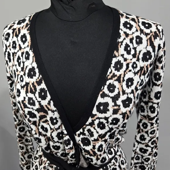 🐢 Diane Von Furstenberg for Target DVF V-Neck Neutral Poppy Wrap Sweater. XXS