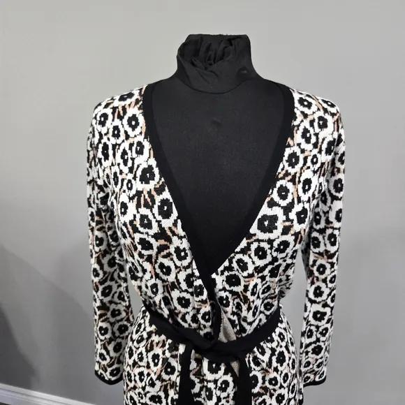 🐢 Diane Von Furstenberg for Target DVF V-Neck Neutral Poppy Wrap Sweater. XXS