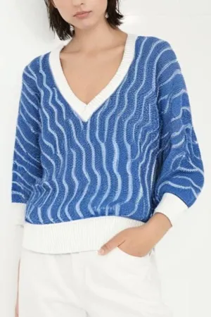2-Color Pattern V-Neck Sweater