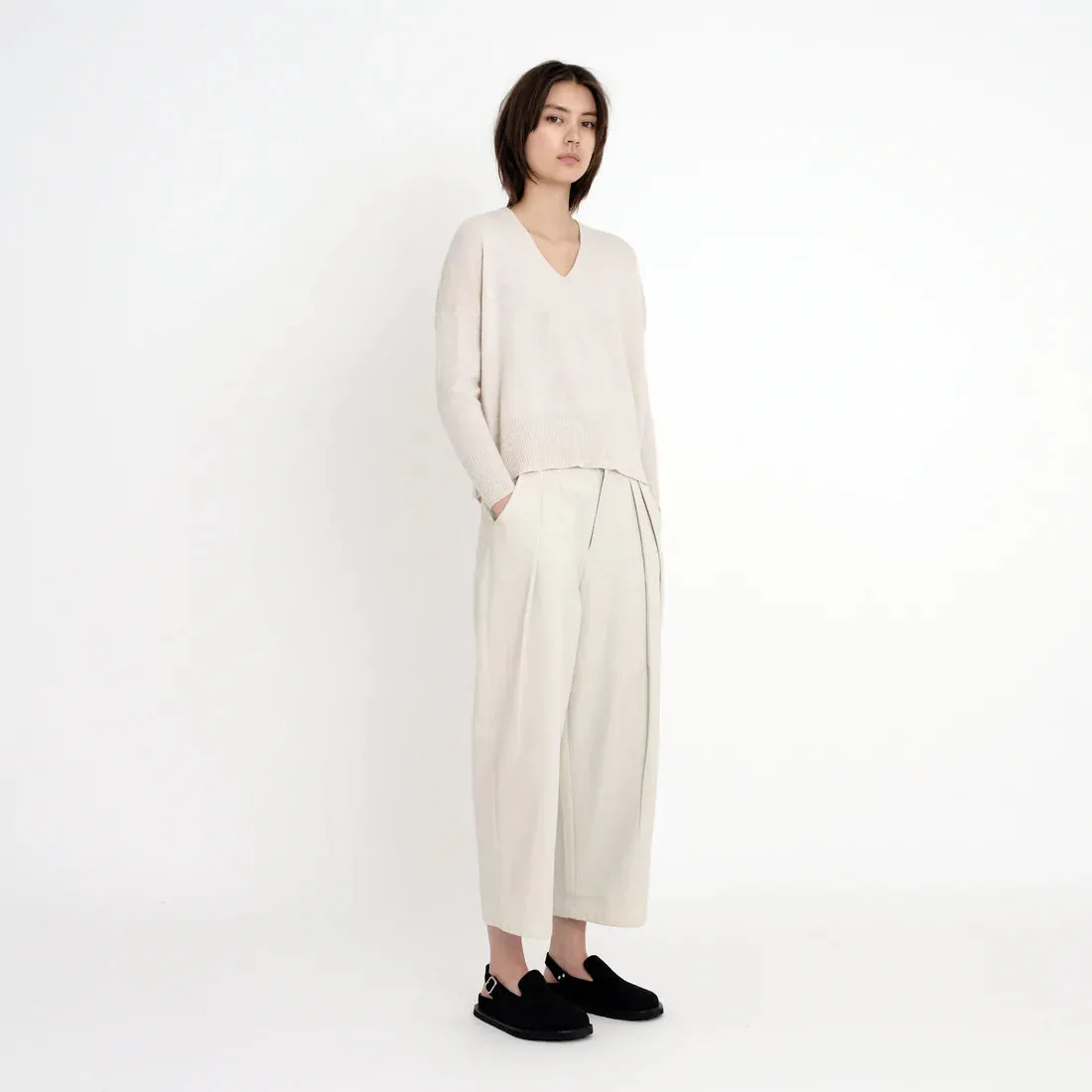 7115 By Szeki Off-White Merino Wool V-Neck Sweater