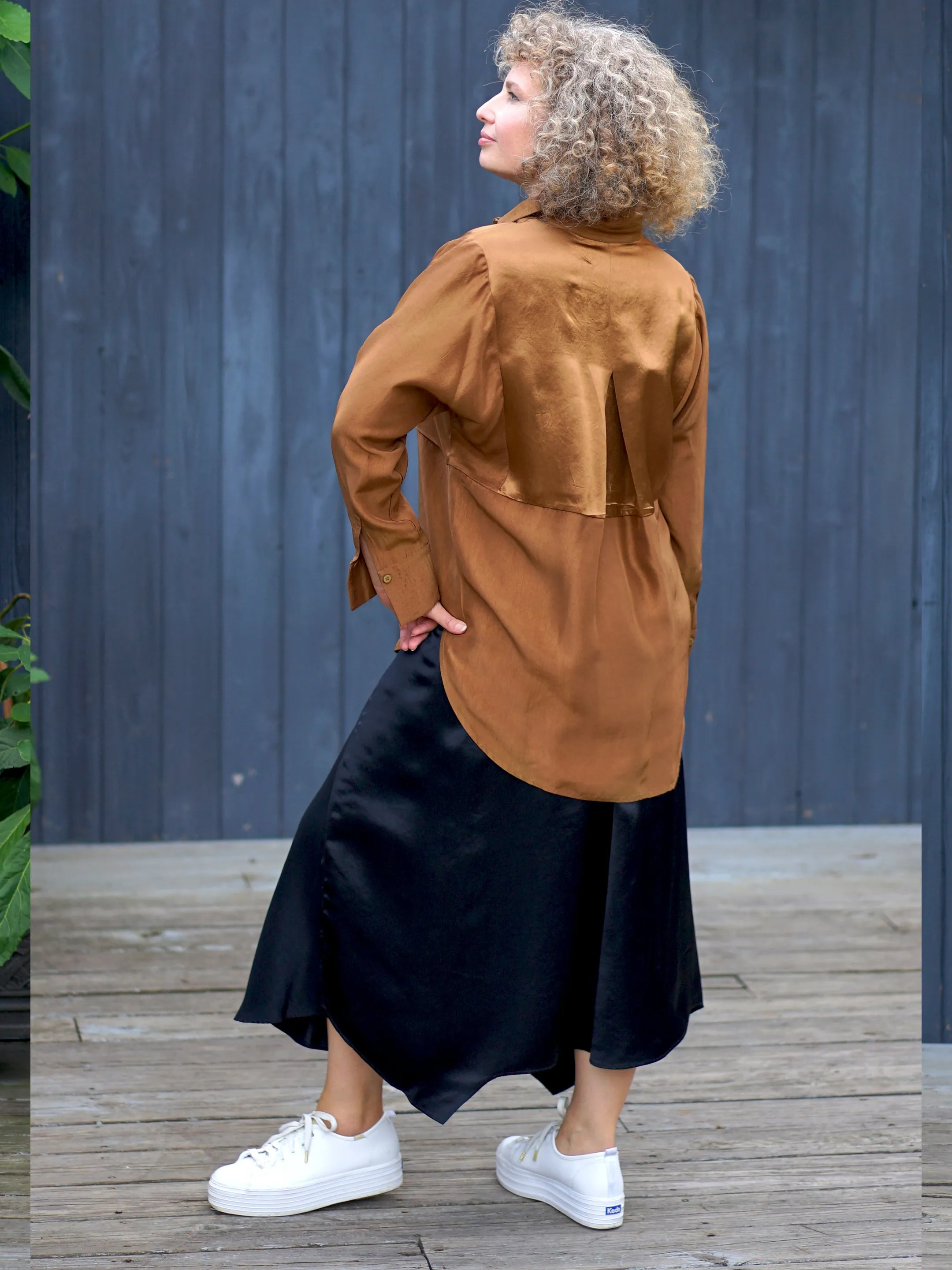 A NAIMA SILK FEEL TOP IN GOLD