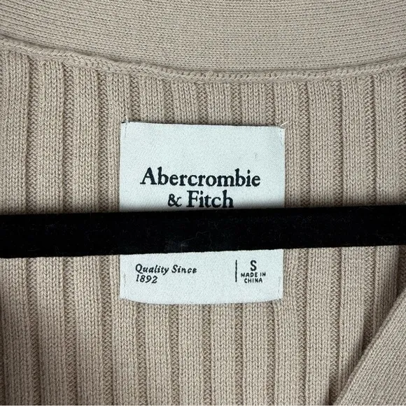 Abercrombie and Fitch tan button sweater cardigan Small
