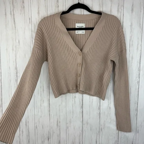 Abercrombie and Fitch tan button sweater cardigan Small
