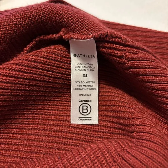 Athleta Hanover V-Neck Sweater | Canyon Red | XS