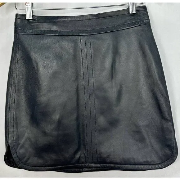Banana Republic Leather Mini Skirt in Navy Blue Tulip Hem size 0