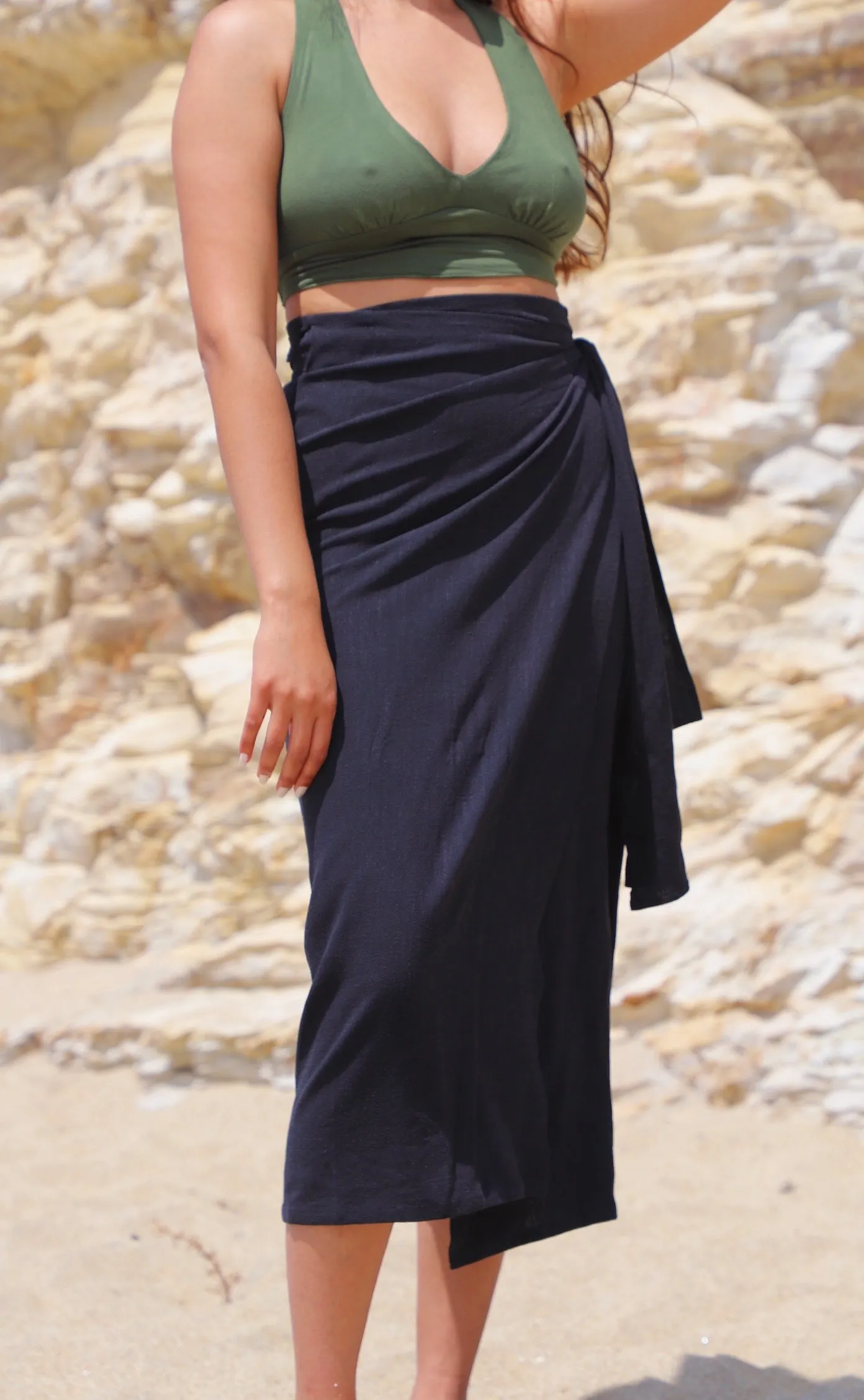 Calliope Falda-Pareo in Media Noche