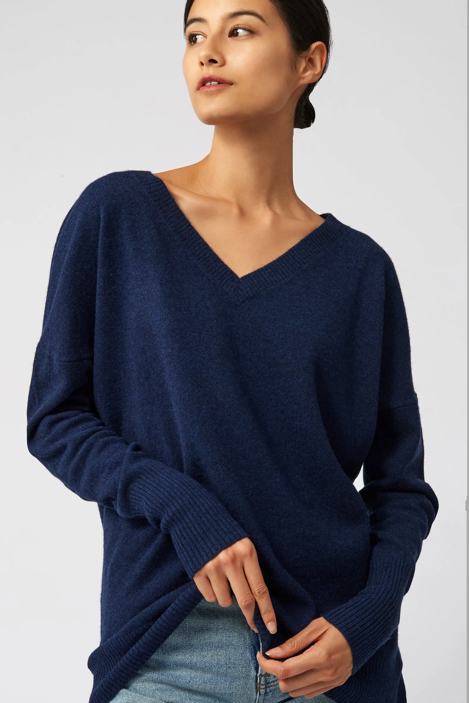 Cashmere V-Neck - Navy