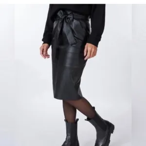 Esqualo Belted Straight Skirt Faux Leather Black Size 12 New Lined