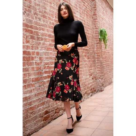 Eva Franco Floral Embroidered black  Skirt with red roses tulip shape NWT midi