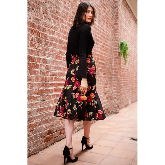 Eva Franco Floral Embroidered black  Skirt with red roses tulip shape NWT midi