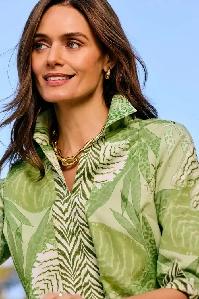Foxcroft Agnes Linen Giraffe Shirt in Leaf Green