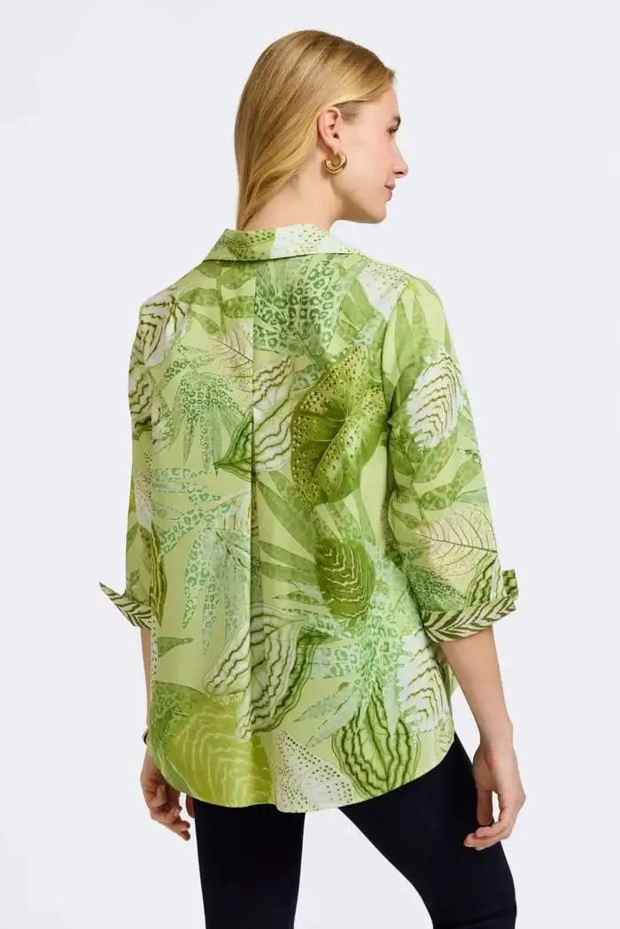 Foxcroft Agnes Linen Giraffe Shirt in Leaf Green