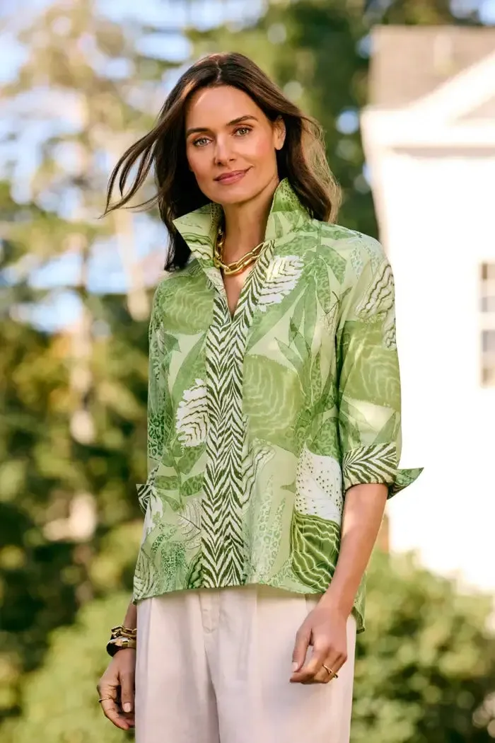 Foxcroft Agnes Linen Giraffe Shirt in Leaf Green