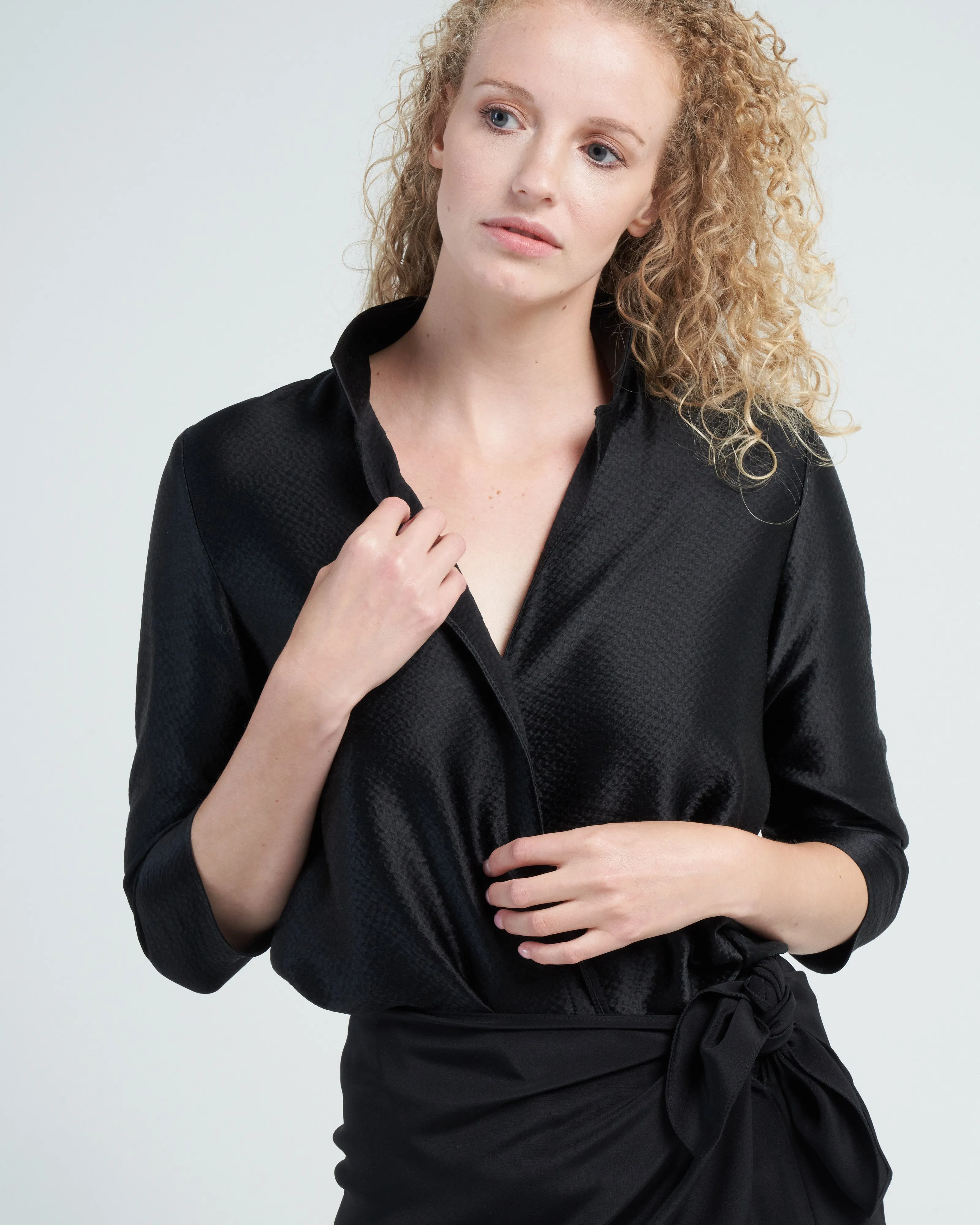 frolic top - black