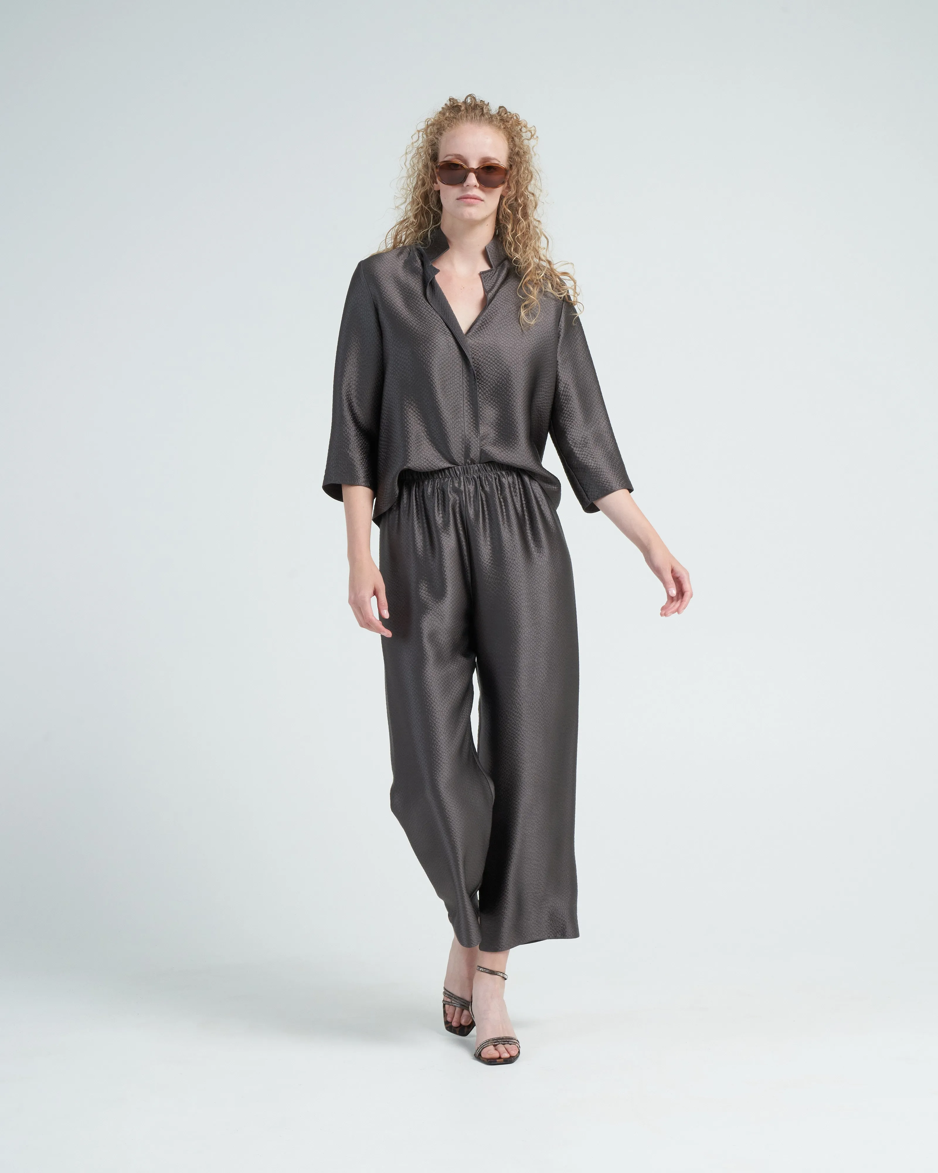 frolic top - charcoal