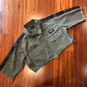 LF The Brand Olive Green Jacket Button Front Frayed Hem Cropped Utility Sz Small