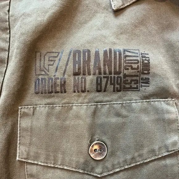 LF The Brand Olive Green Jacket Button Front Frayed Hem Cropped Utility Sz Small