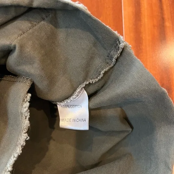 LF The Brand Olive Green Jacket Button Front Frayed Hem Cropped Utility Sz Small