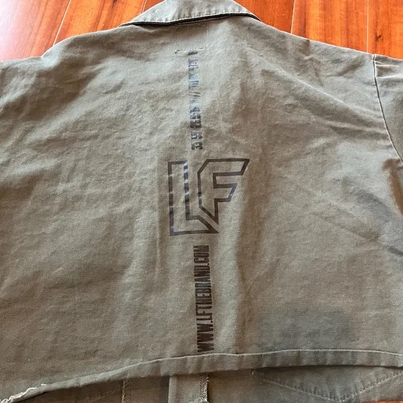 LF The Brand Olive Green Jacket Button Front Frayed Hem Cropped Utility Sz Small