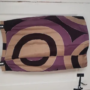 MaxMara skirt in abstract purple, gold and black design - 100% silk- Siz…