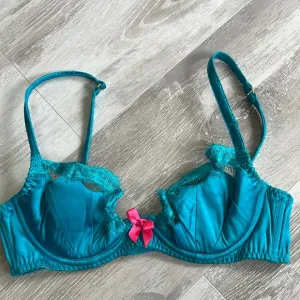 NWOT Agent Provocateur Lavelle Silk Blue Peek A Boo Bra 32C