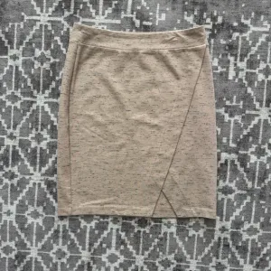 NWOT Kenzie Midi Pencil Skirt Tulip Front Beige Grey
