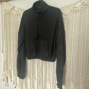 NWT Boohoo Streetwear Gorpcore Utility Zip Funnel Neck Cropped Jacket SZ L