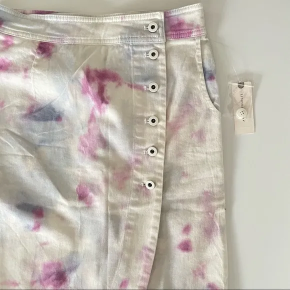NWT Kimmie Tie-Dye Tulip Knee Length Skirt