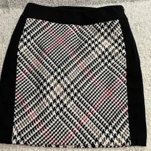 NWT White House Black Market WHBM Womens 4 Plaid Straight Pencil Skirt MSRP $88