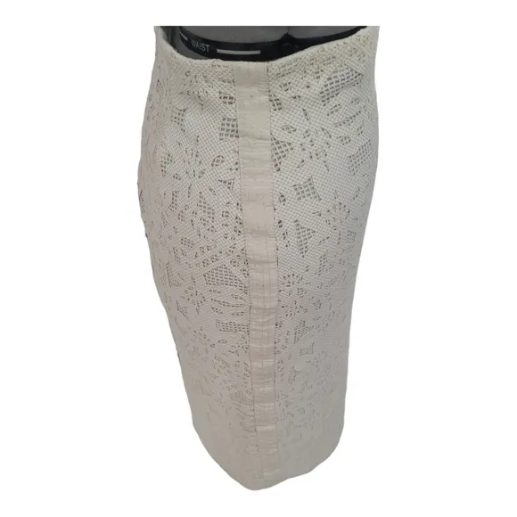 Rebecca Taylor Lazer cut knee length pencil skit in white Size 4
