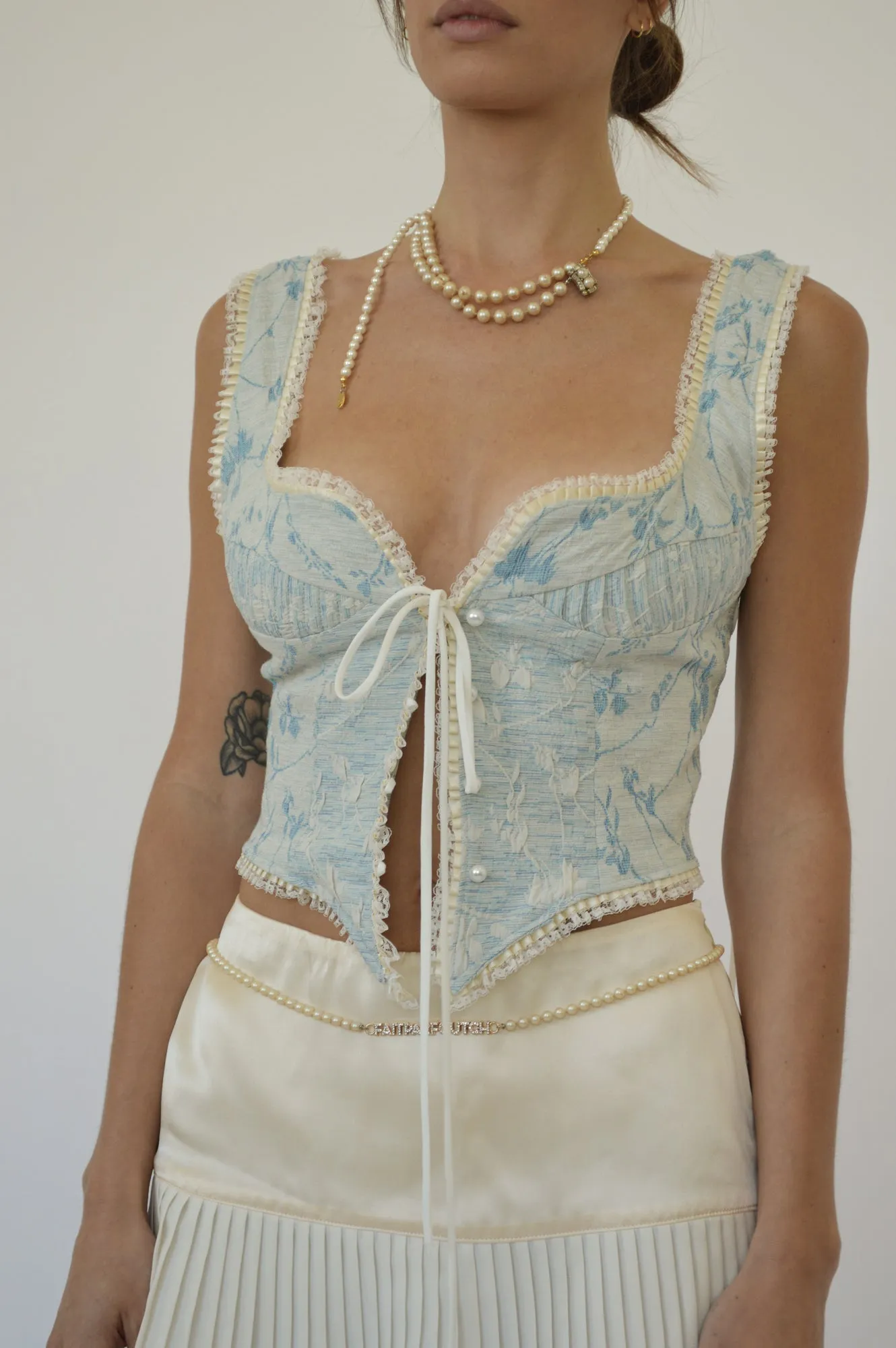 RENEE TOP - BLUE TAPESTRY