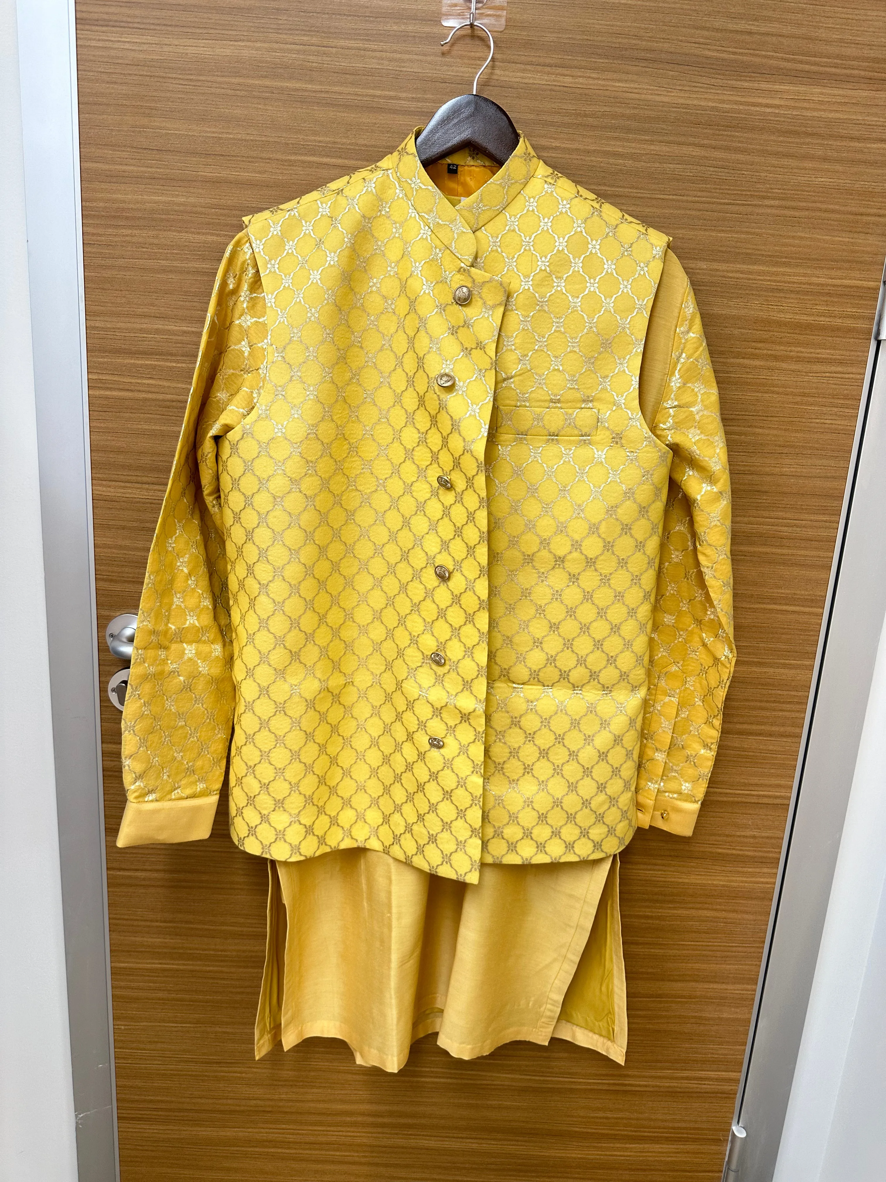 Sagar Set (yellow) - Rental