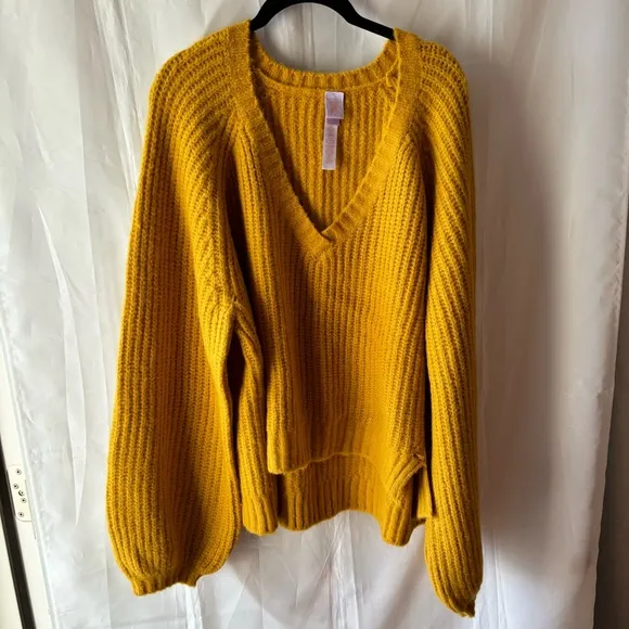 Savage x Fenty Fuzx Fit knit v-neck sweater honeycombs yellow SZ L. NWOT