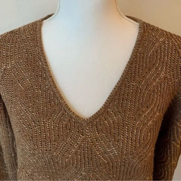St.John Yellow Tag Wool Blend Scalloped Hemline V Neck Pullover Sweater