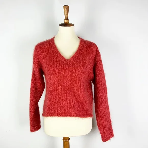 Sue Peterson Knits hand made red wool sweater v-neck size medium
