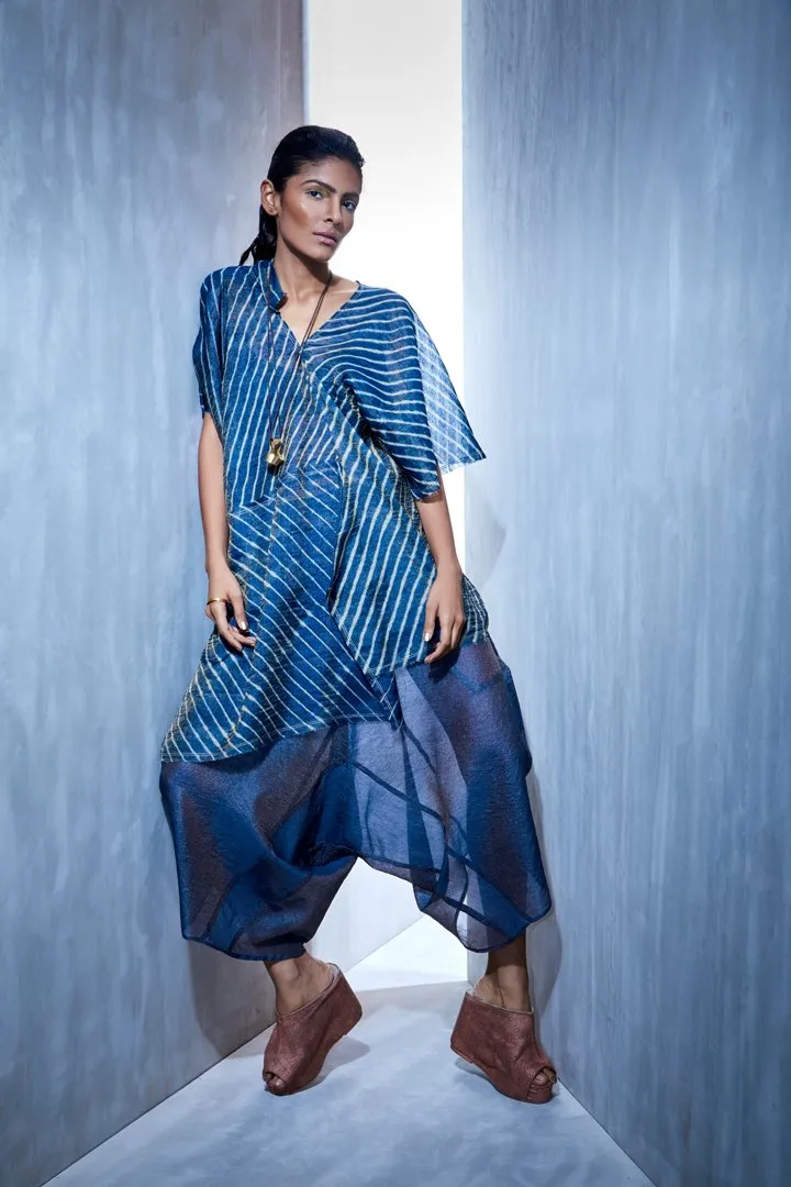 Urvashi Kaur   I   Leheriya Linen Poncho Top