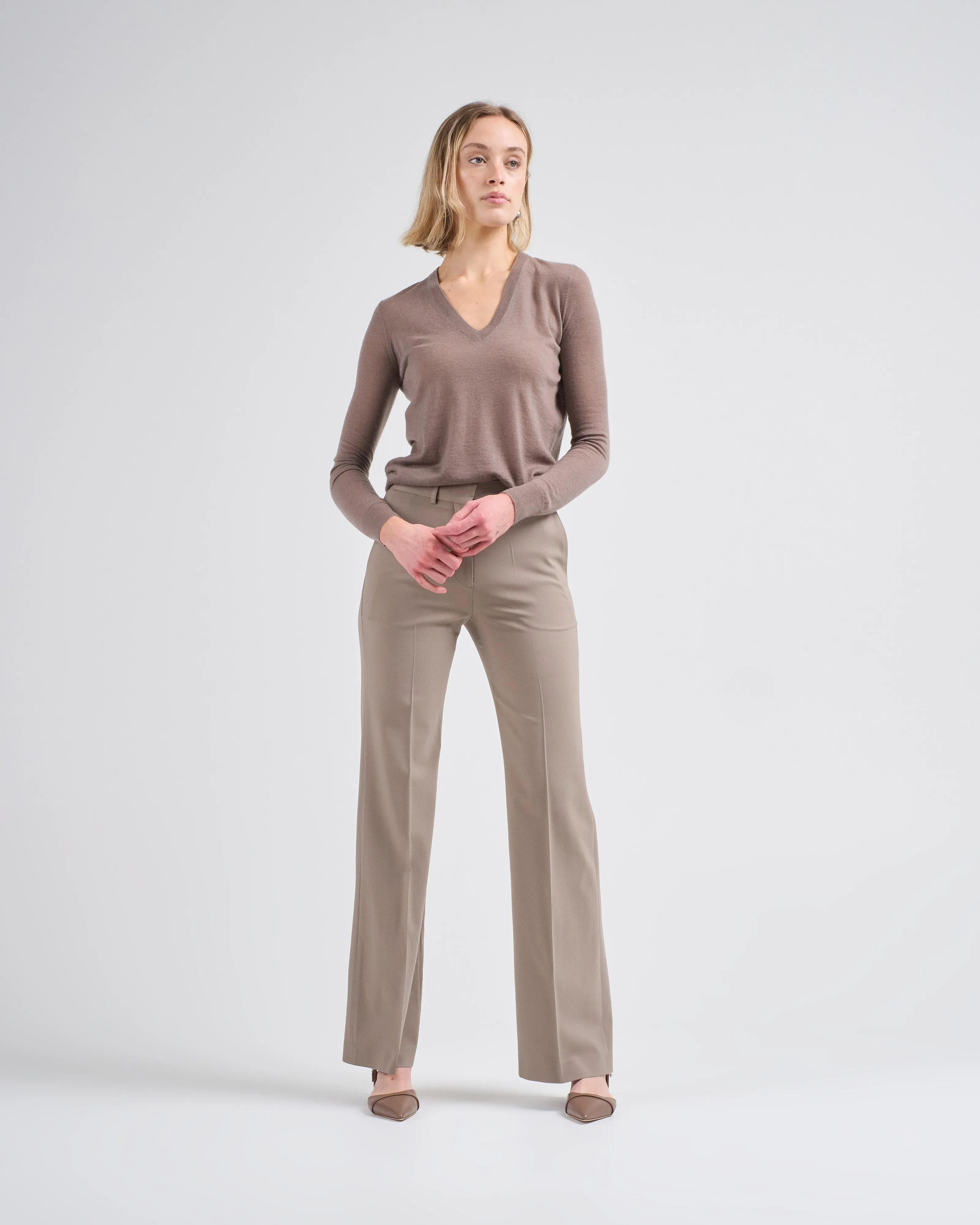 v-neck ls sweater