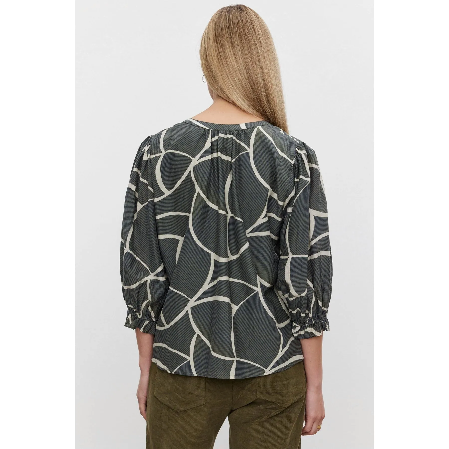 Velvet by Graham and Spencer Betty Printed Silk Cotton Voile Top in Airbrush