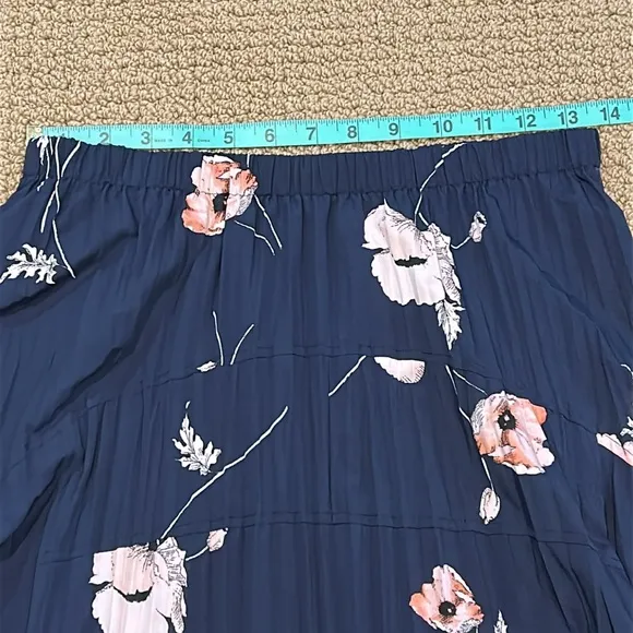 Vince Tossed Poppy A-Line Pleated Tulip Skirt Marine Blue Shark Bite Hem Small