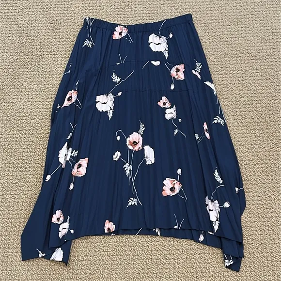 Vince Tossed Poppy A-Line Pleated Tulip Skirt Marine Blue Shark Bite Hem Small