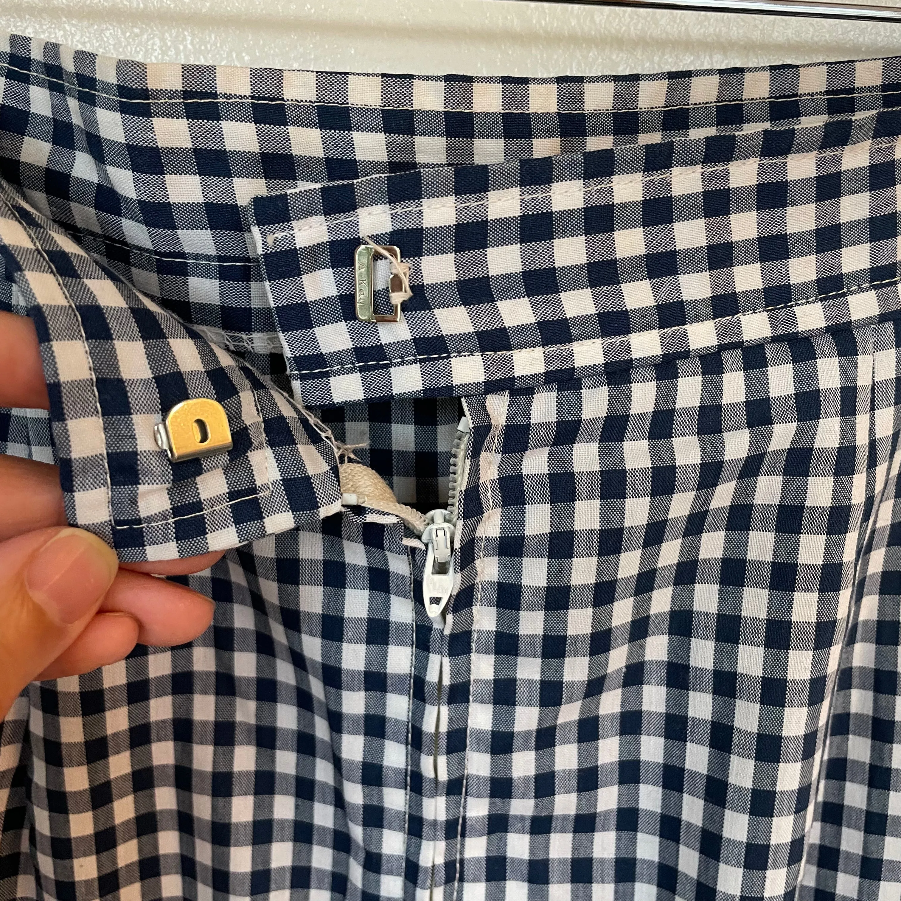 Vintage Austin Hill gingham check skirt with pockets // 26" waist // (HT23101)