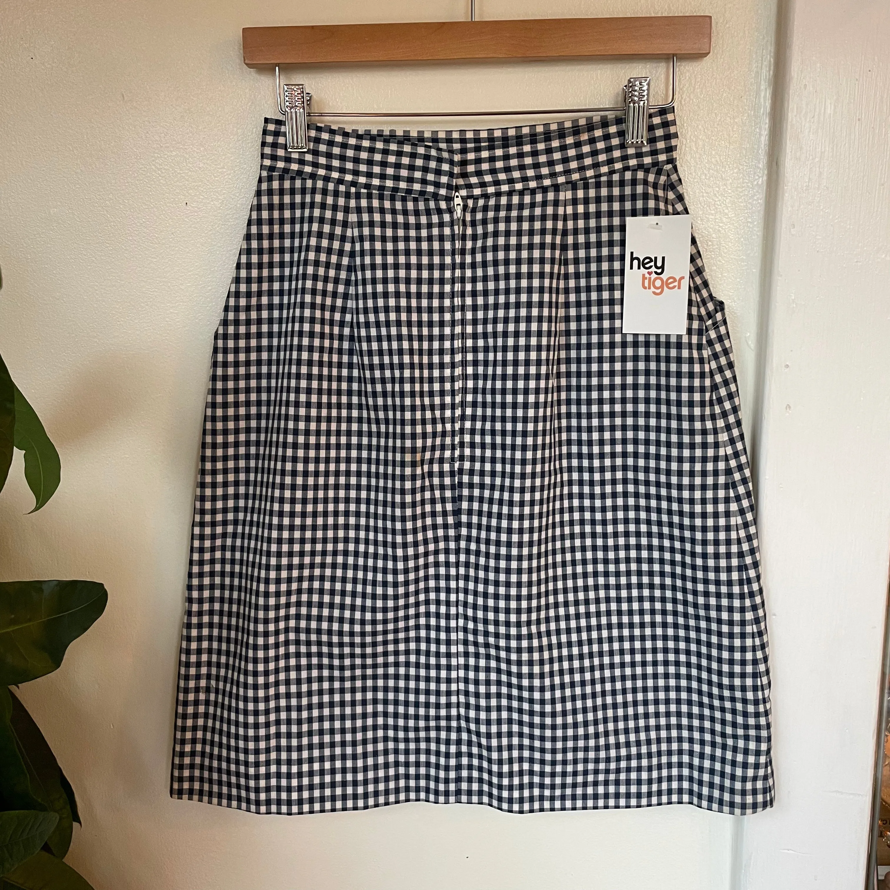 Vintage Austin Hill gingham check skirt with pockets // 26" waist // (HT23101)