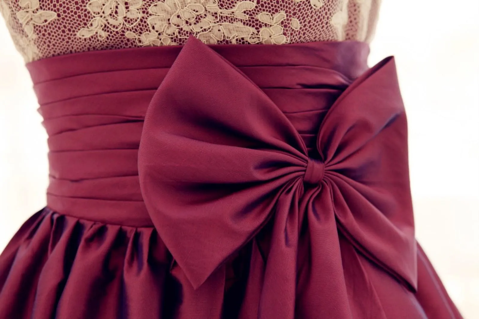 Vintage Ivory Lace Dark Raspberry Taffeta V Back Short Bridesmaid Dress