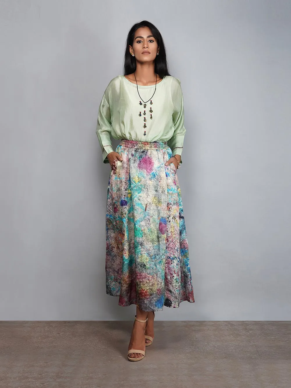 Yavi   I   Soid Silk Top Wth Printed Skirt