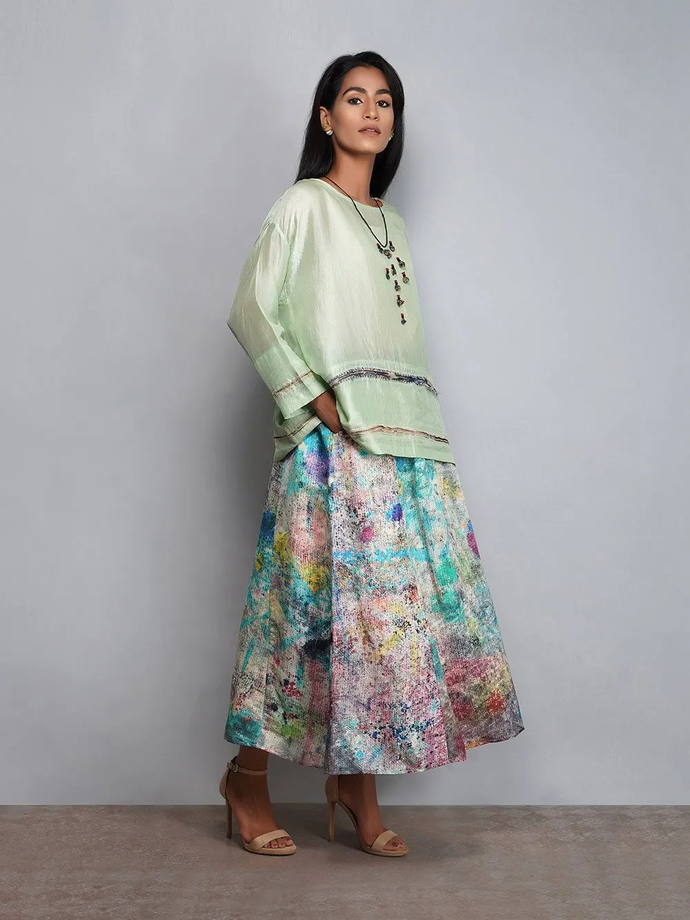 Yavi   I   Soid Silk Top Wth Printed Skirt