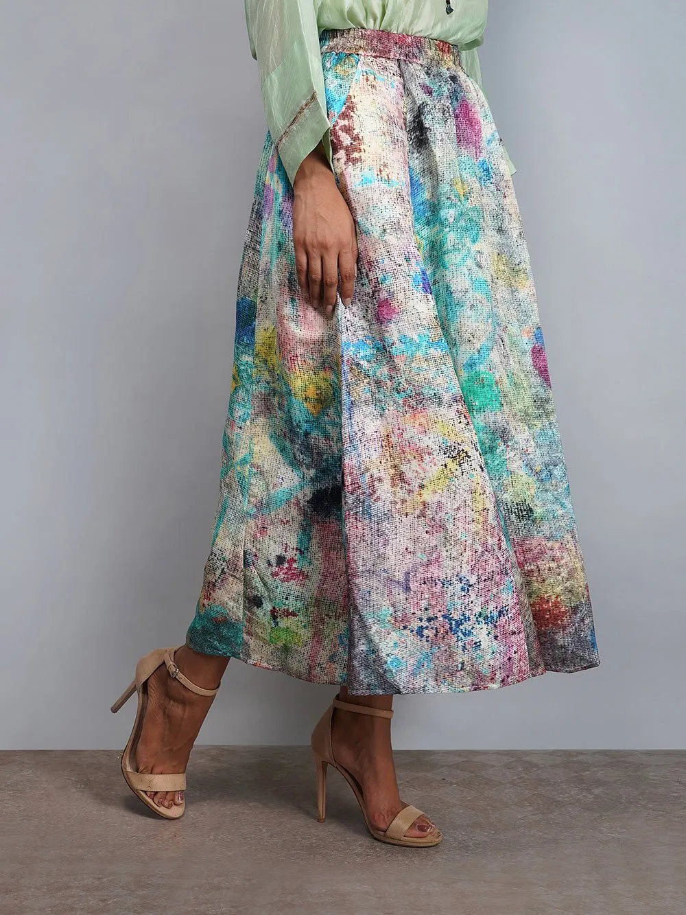 Yavi   I   Soid Silk Top Wth Printed Skirt