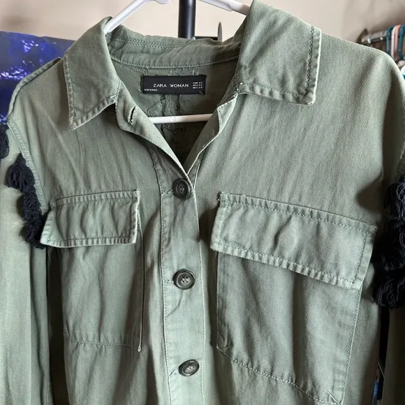 ZARA Green Utility Jacket Detailed Embroidery. Button Up Front, XS